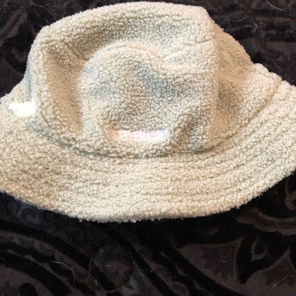 Steve Madden Sherpa Bucket Hat